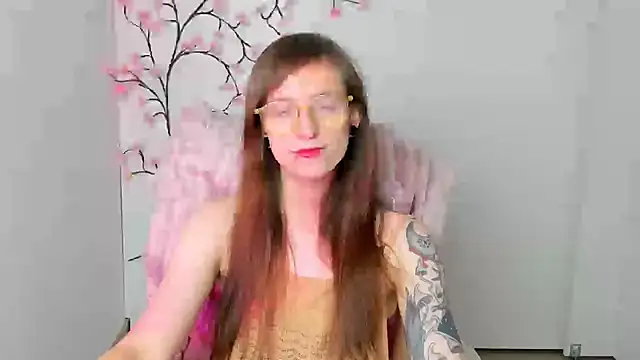 Snapshot of Luna_Tantra chatting on 07.12.26 Luna Tantra online show from 07.12.26