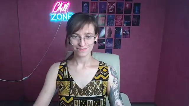 Snapshot of Luna_Tantra chatting on 07.27.26 Luna Tantra online show from 07.27.26