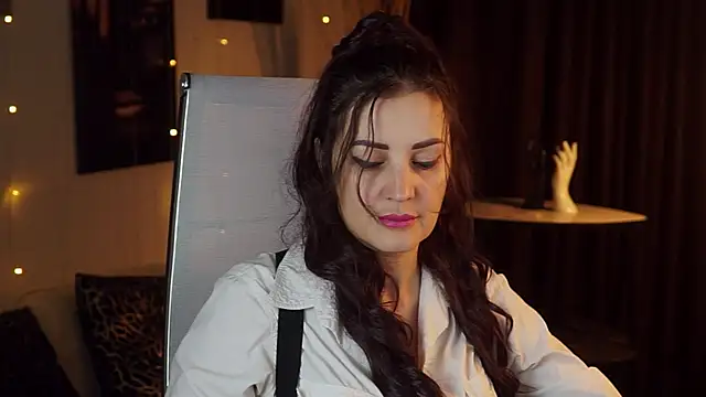 Snapshot of AureliaVane chatting on 06.10.26 AureliaVane online show from 06.10.26