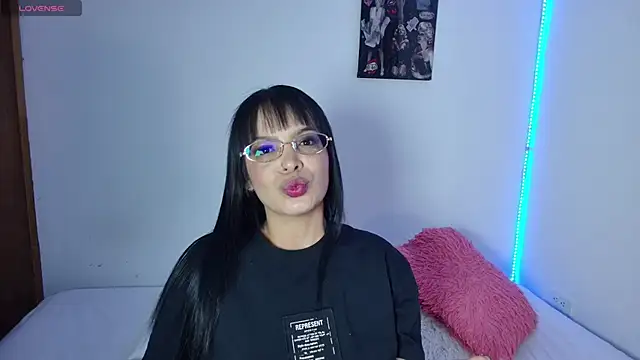 Snapshot of Angelica_sexluv chatting on 04.23.26 Angelica sexluv online show from 04.23.26