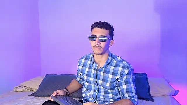 caius bigcock1 online show from 07.23.26