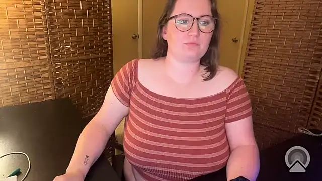 lucy-comes-true online show from 04.28.26