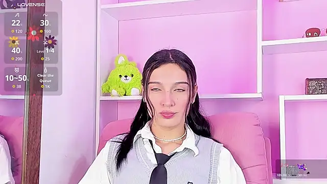 Snapshot of MilaWhitte chatting on 06.12.26 MilaWhitte online show from 06.12.26