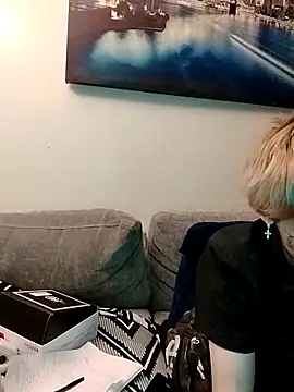 CamsWRLD online show from 04.21.26