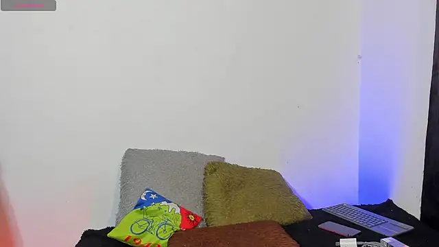 Snapshot of _IanLark chatting on 05.20.26 IanLark online show from 05.20.26