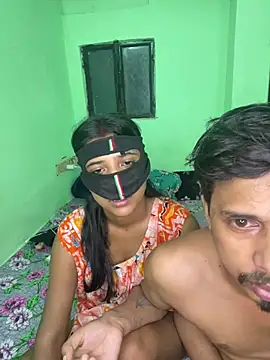Snapshot of hot-couple-0 chatting on 06.26.26 hot-couple-0 online show from 06.26.26