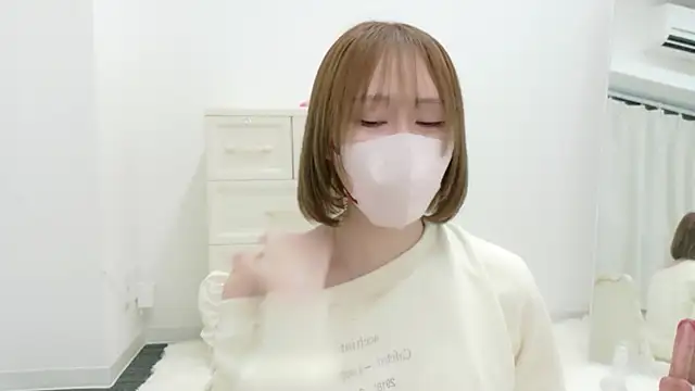 Snapshot of remuchan__ chatting on 04.27.26 remuchan online show from 04.27.26