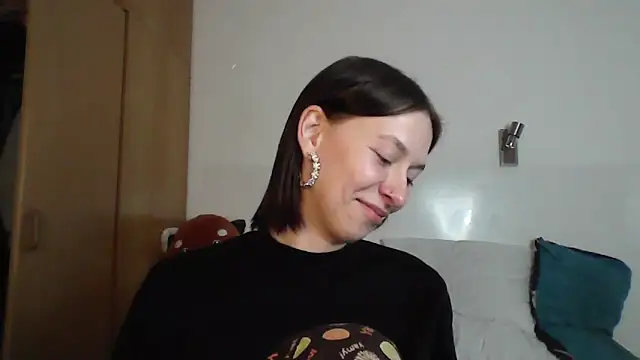 Snapshot of JuicyErika chatting on 04.30.26 JuicyErika online show from 04.30.26