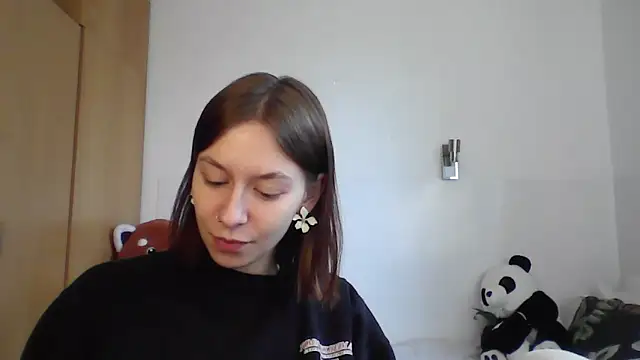 Snapshot of JuicyErika chatting on 05.16.26 JuicyErika online show from 05.16.26