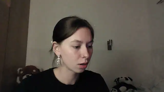 Snapshot of JuicyErika chatting on 05.21.26 JuicyErika online show from 05.21.26