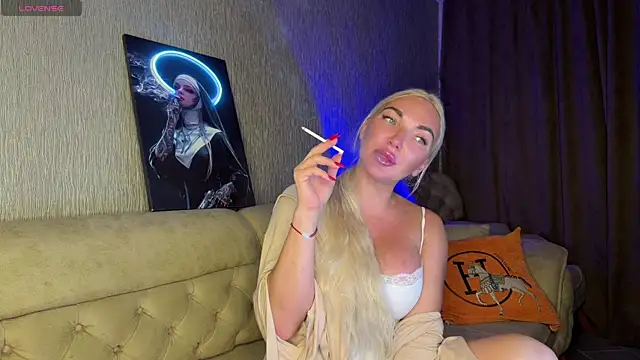 Snapshot of MissJessX chatting on 08.04.26 MissJessX online show from 08.04.26