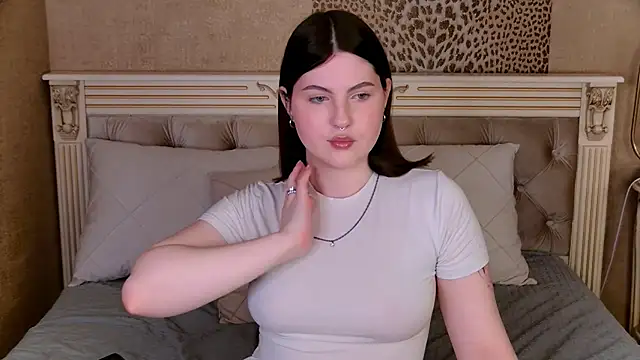 IvySimmons online show from 05.08.26