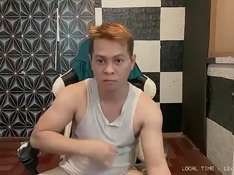 Snapshot of FuckMeeGUYS chatting on 05.25.26 FuckMeeGUYS online show from 05.25.26