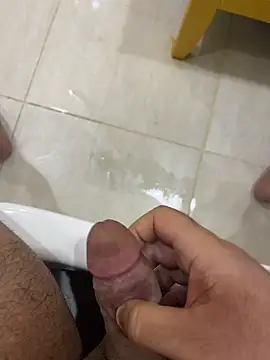 Snapshot of plexr chatting on 05.18.26 plexr online show from 05.18.26