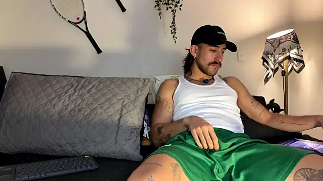 Snapshot of Aaron_wheel chatting on 07.19.26 Aaron wheel online show from 07.19.26