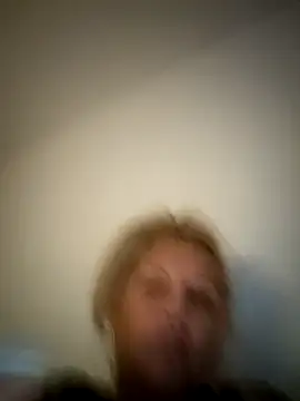 Snapshot of Divineblond chatting on 11.05.25 Divineblond online show from 11.05.25