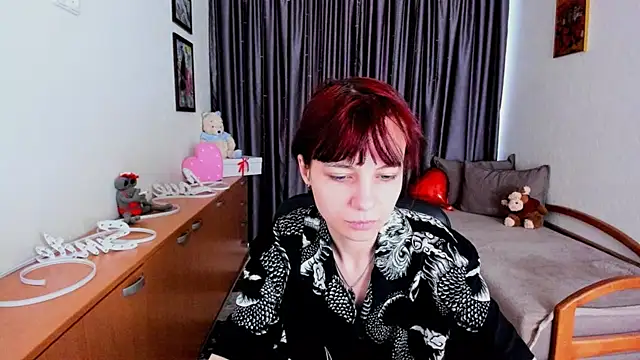 Snapshot of MiniLysii chatting on 06.24.26 MiniLysii online show from 06.24.26