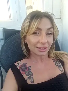 Snapshot of SofiaLace chatting on 05.27.26 SofiaLace online show from 05.27.26