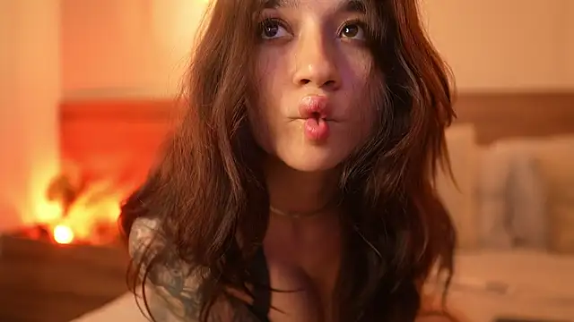 Snapshot of Charlotte_Rossee chatting on 07.28.26 Charlotte Rossee online show from 07.28.26