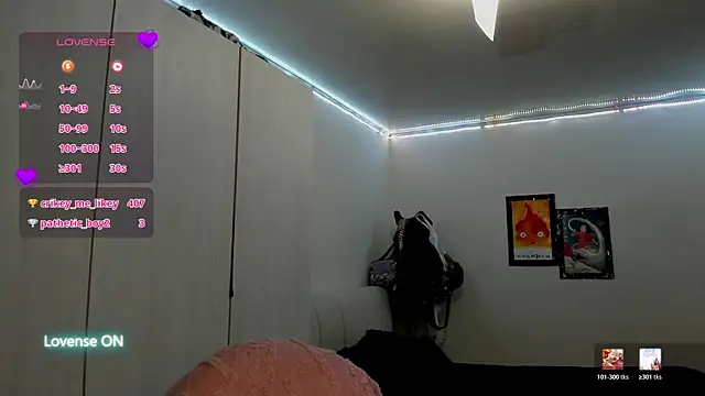 Snapshot of ViolettaKai chatting on 07.05.26 ViolettaKai online show from 07.05.26