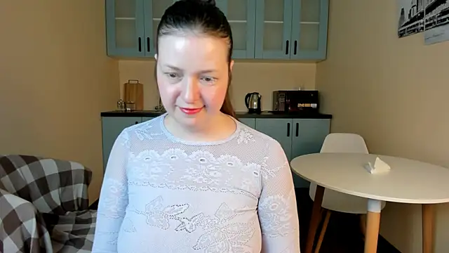 NellieBev online show from 05.08.26
