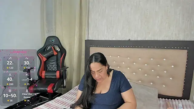 Snapshot of Zoedeleon chatting on 06.11.26 Zoedeleon online show from 06.11.26
