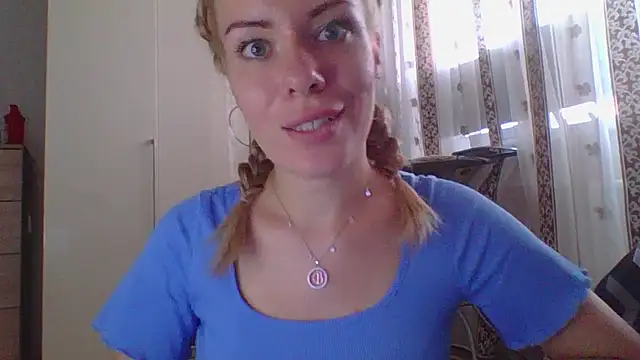 Snapshot of Softy_Aura_ chatting on 08.05.26 Softy Aura online show from 08.05.26