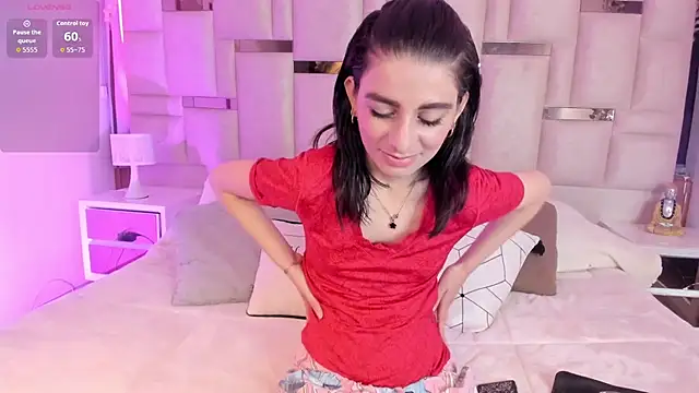 Snapshot of mariana__thompson chatting on 07.31.26 mariana thompson online show from 07.31.26