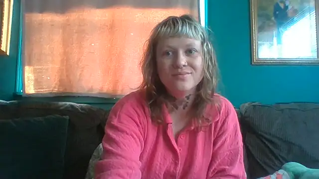 Snapshot of RosieSwitchBitch chatting on 06.06.26 RosieSwitchBitch online show from 06.06.26