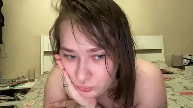 Snapshot of BettyRussian chatting on 06.18.26 BettyRussian online show from 06.18.26