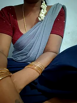 Snapshot of Tamil_Hot_HoneyBee chatting on 06.26.26 Tamil Hot HoneyBee online show from 06.26.26
