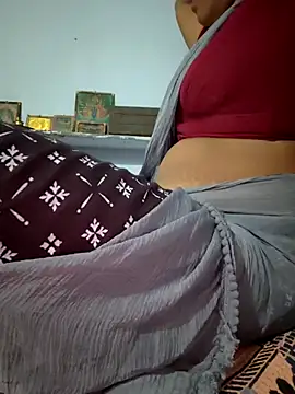 Snapshot of Tamil_Hot_HoneyBee chatting on 07.15.26 Tamil Hot HoneyBee online show from 07.15.26