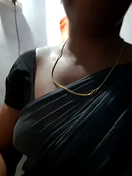 Snapshot of Tamil_Hot_HoneyBee chatting on 07.20.26 Tamil Hot HoneyBee online show from 07.20.26