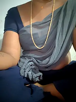 Snapshot of Tamil_Hot_HoneyBee chatting on 07.26.26 Tamil Hot HoneyBee online show from 07.26.26