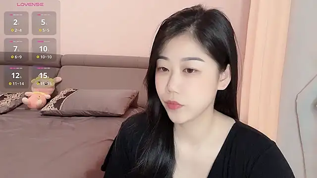 Snapshot of F-Yuwei chatting on 06.08.26 F-Yuwei online show from 06.08.26