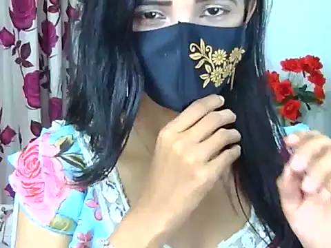 Snapshot of Alina_Nur chatting on 05.17.26 Alina Nur online show from 05.17.26