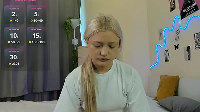 Snapshot of MidnightPoise chatting on 07.05.26 MidnightPoise online show from 07.05.26
