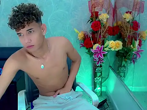 santiago twink online show from 04.29.26