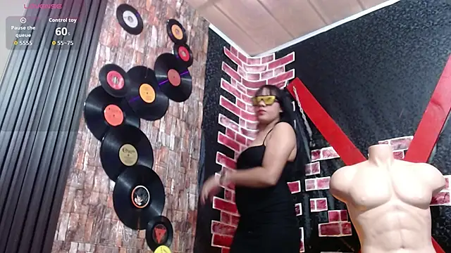 Snapshot of Dominatriz_Arlette chatting on 06.09.26 Dominatriz Arlette online show from 06.09.26
