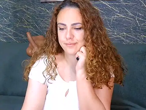 curlygirl35 online show from 06.10.26