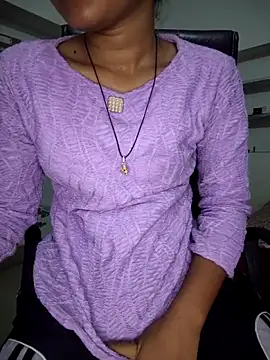 Snapshot of ESHA-LOVE chatting on 05.21.26 ESHA-LOVE online show from 05.21.26