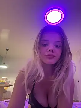 Snapshot of badbunnybabsy chatting on 07.24.26 badbunnybabsy online show from 07.24.26