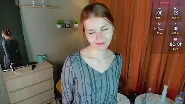 LeyaBloom online show from 05.19.26