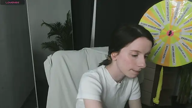 Snapshot of mollie_blush chatting on 05.17.26 mollie blush online show from 05.17.26