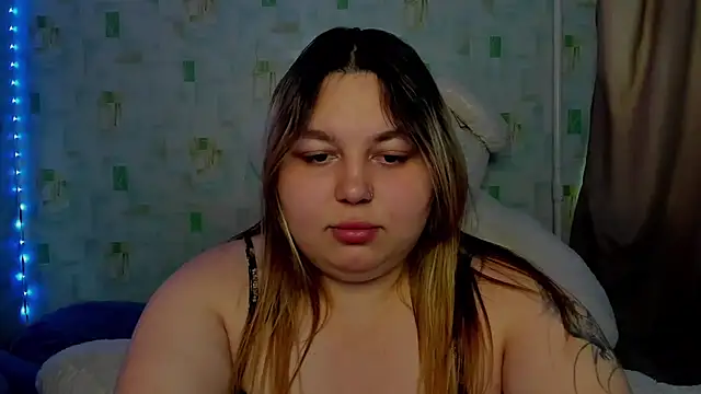Snapshot of LillyHaigh chatting on 06.17.26 LillyHaigh online show from 06.17.26