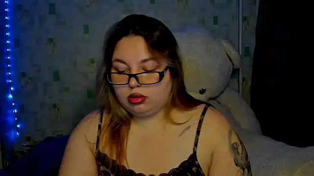 Snapshot of LillyHaigh chatting on 06.21.26 LillyHaigh online show from 06.21.26