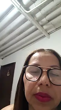 Snapshot of Ladymilf12 chatting on 05.17.26 Ladymilf12 online show from 05.17.26