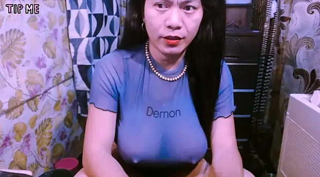 Snapshot of TSjuicyhotdrops chatting on 01.15.25 TSjuicyhotdrops online show from 01.15.25