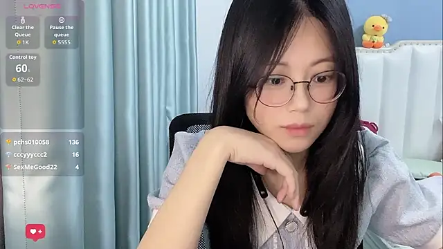 Snapshot of Luna-666 chatting on 04.29.26 Luna-666 online show from 04.29.26