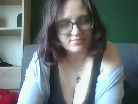 Snapshot of sensual_paris chatting on 04.30.26 sensual paris online show from 04.30.26